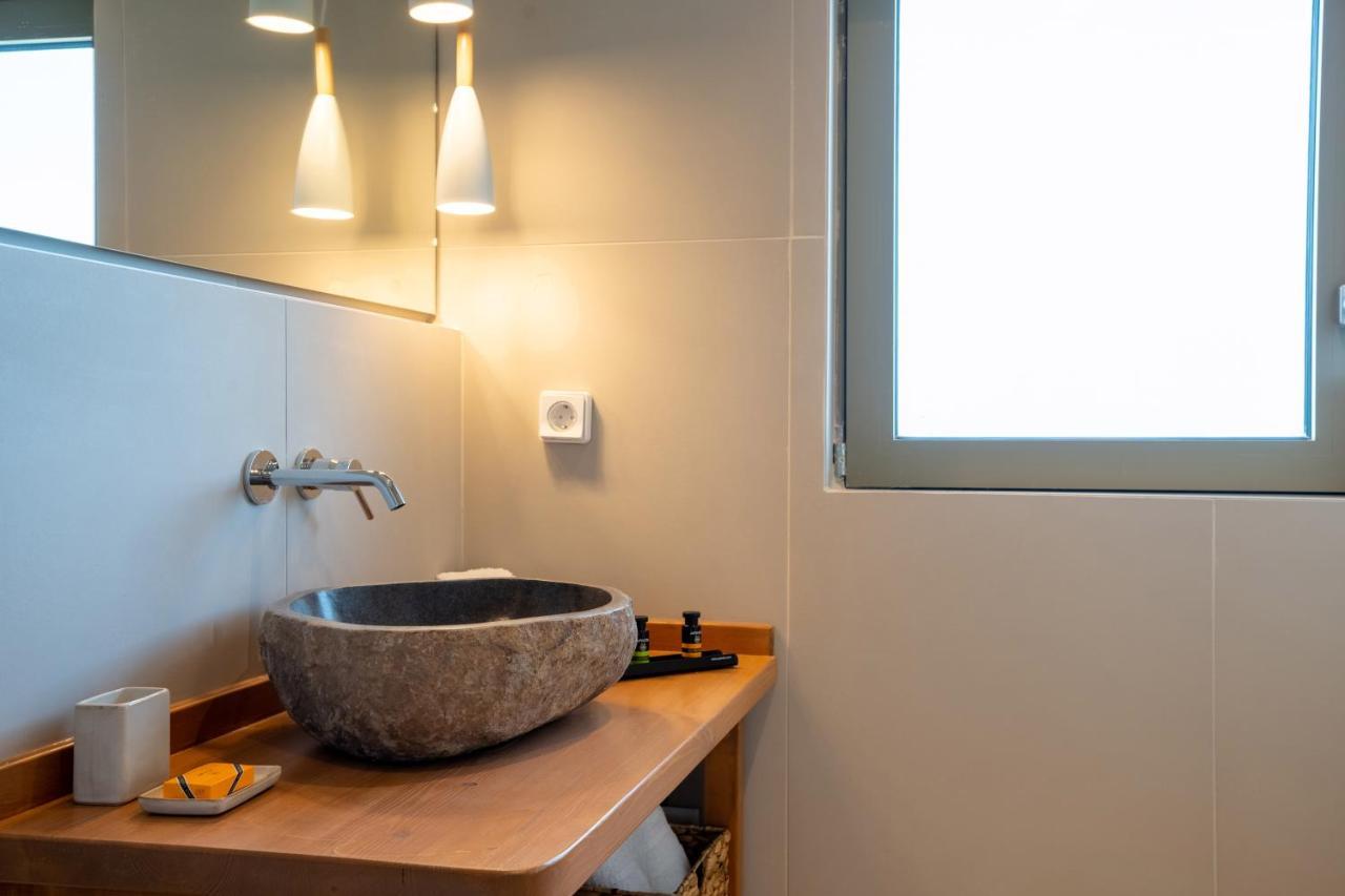 Thea Beachfront Suites In Lourdas Beach Lourdata  Extérieur photo